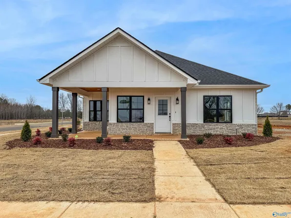 22146 Mulligan Pkwy, Athens, AL 35613