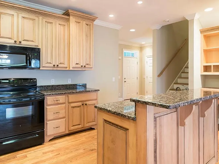 1906 Rosebrook Dr — Photo 2
