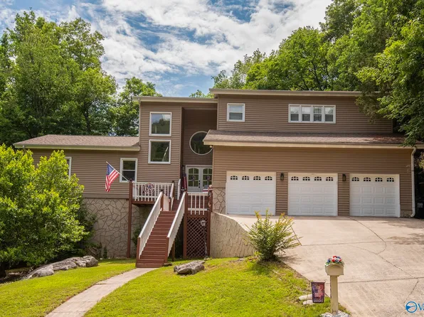 1696 Shady Cove Cir SE, Huntsville, AL 35802