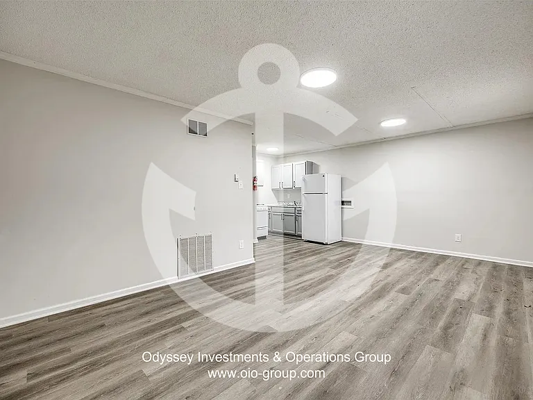 595 Betty St #4 — Photo 3
