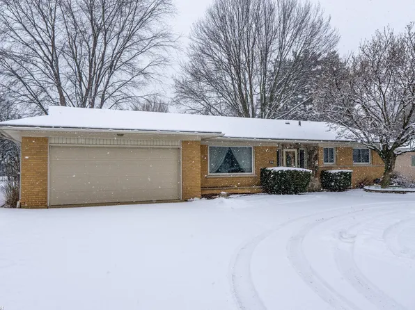 11573 Chicago Rd, Warren, MI 48093