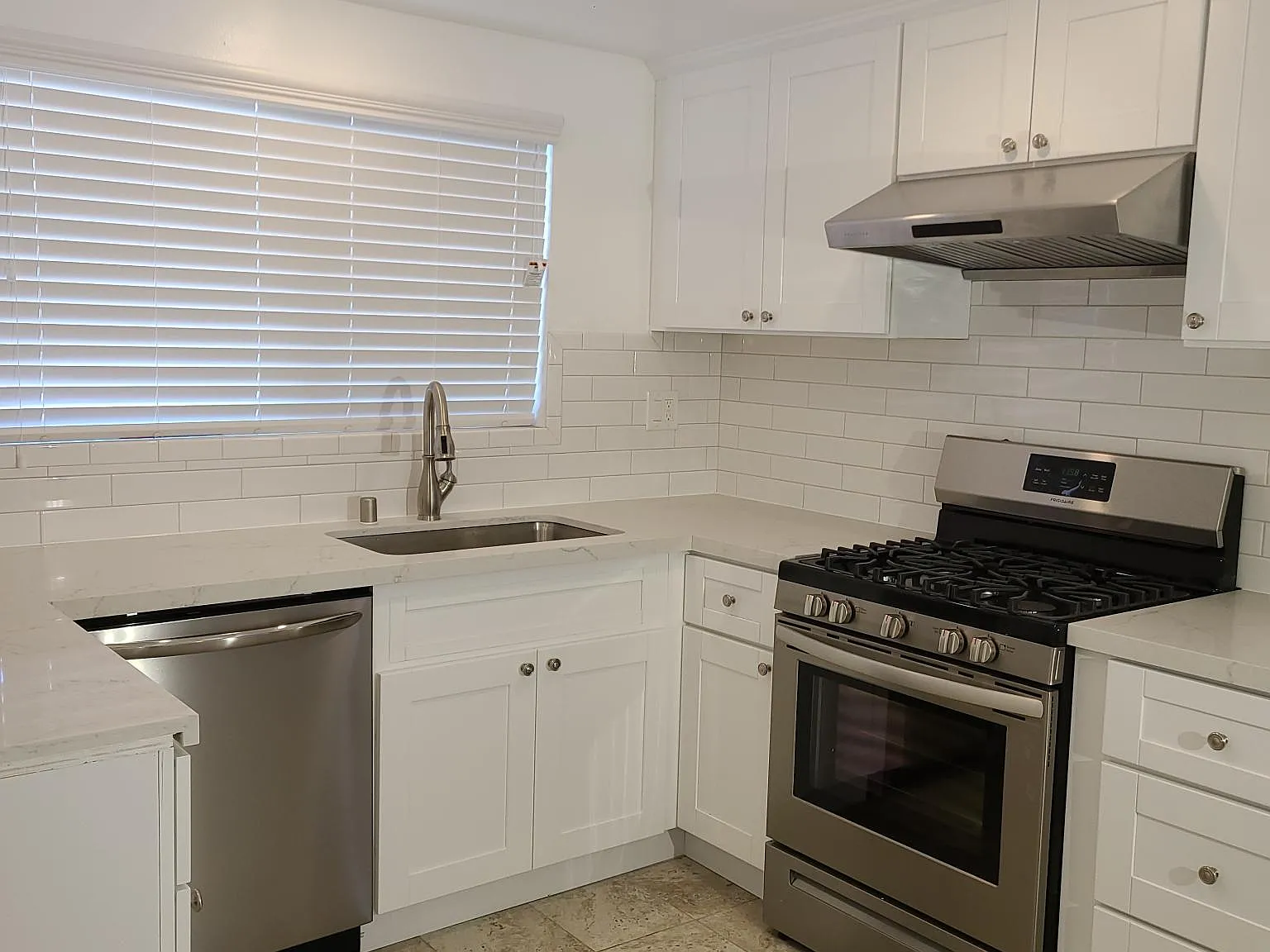 2 bed, 800 sqft, $2,600 — Photo 1