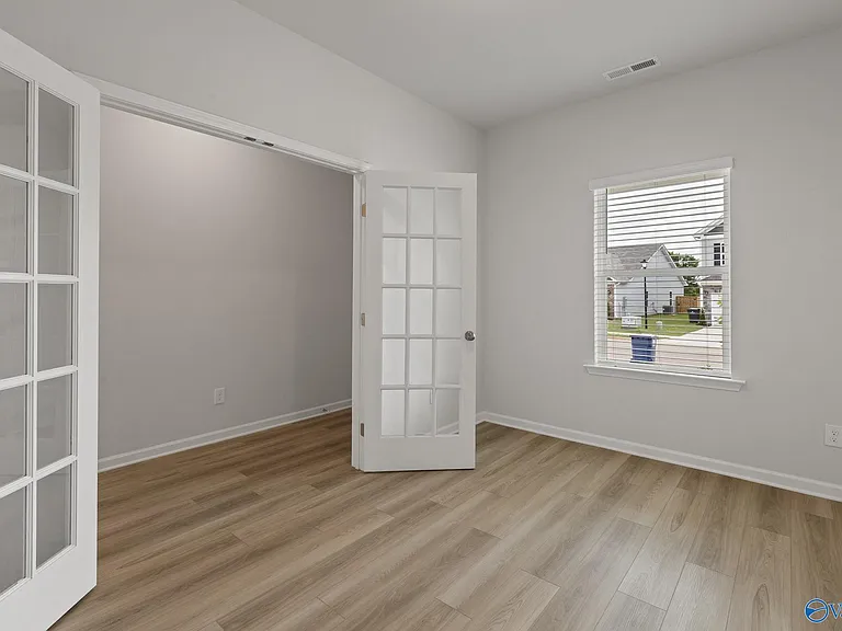 7202 Fox Glen Cir — Photo 3