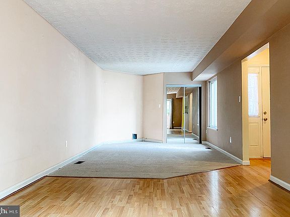 4th image of 26 Anna Ct #286