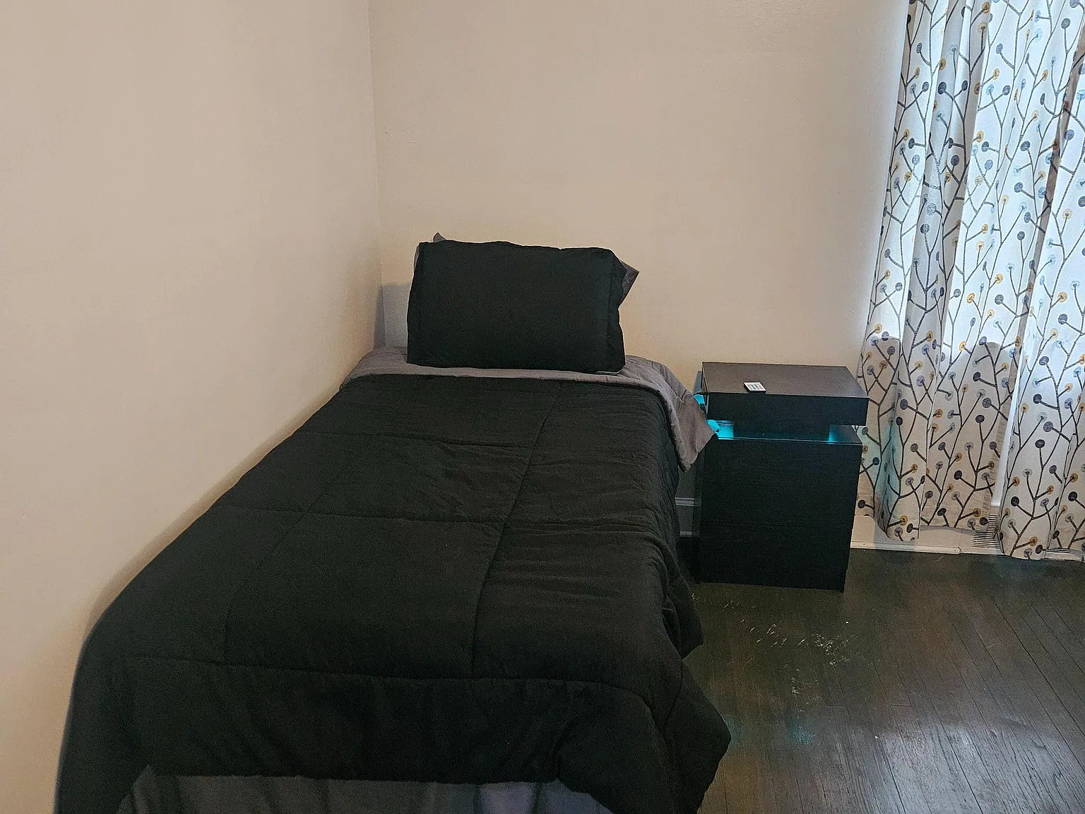 4 bed, 1.0 bath, 1550 sqft, $797 — Photo 1