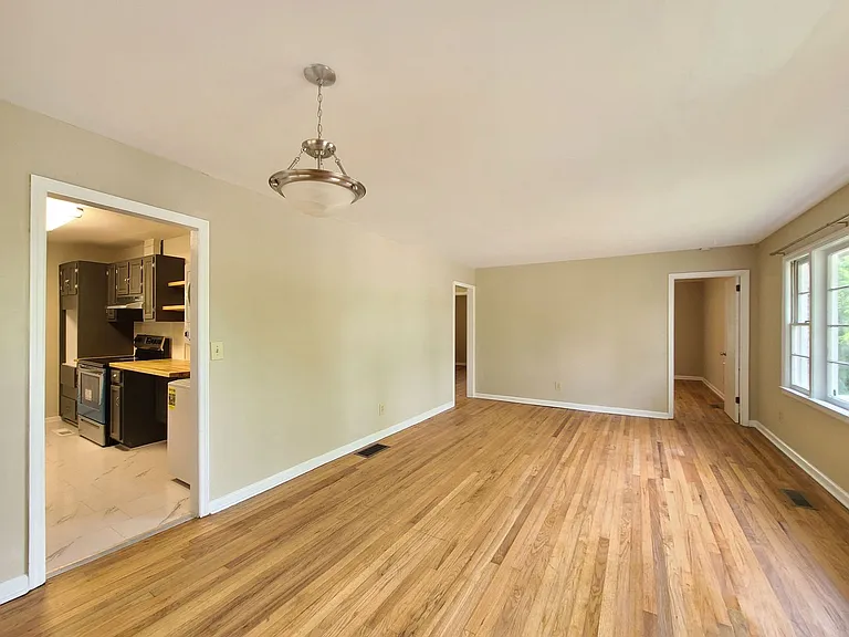 3225 Forrest Hills Dr — Photo 8
