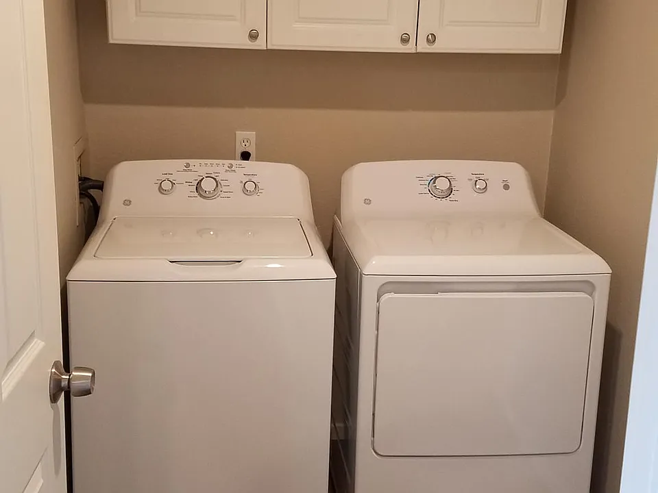 Washer & dryer in apartment