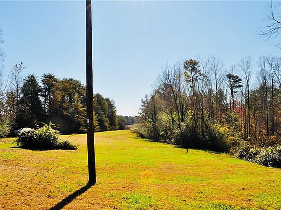 4th image of 4016 Yount Pl