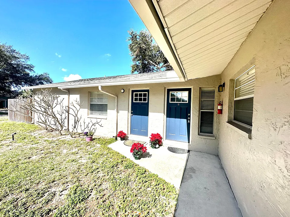 2759 Cypress Dr #B
