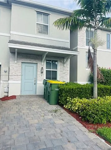 4 bed, 2.5 bath, 1826 sqft, $3,600 — Photo 1