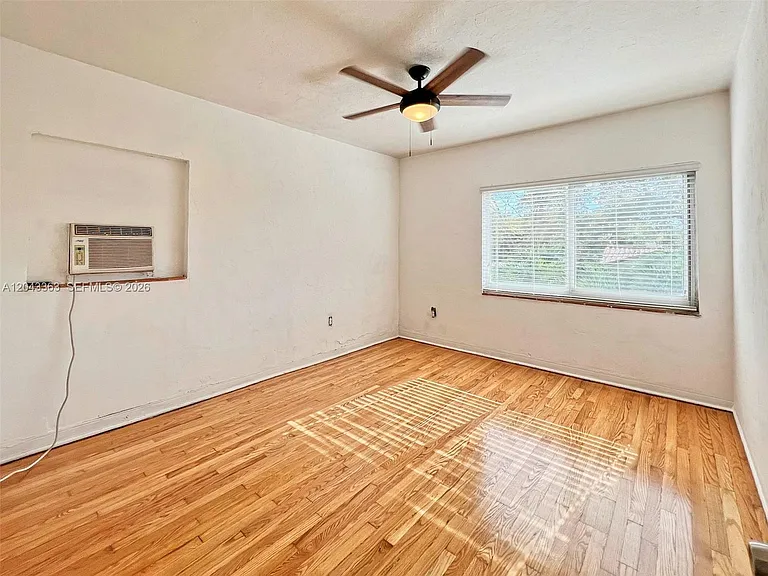 2102 SW 14th Ter #1466 — Photo 7