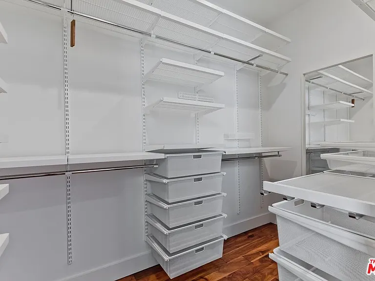 7270 Waring Ave — Photo 22