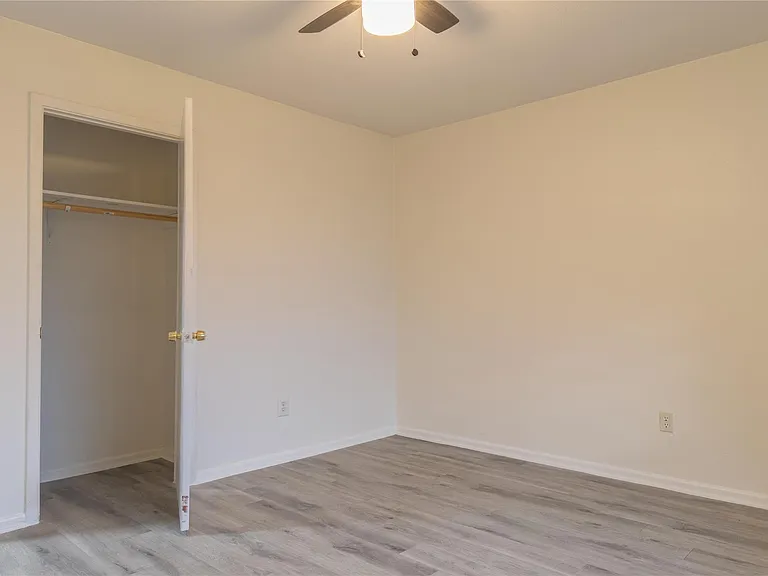 1430 N State Highway 46 — Photo 10