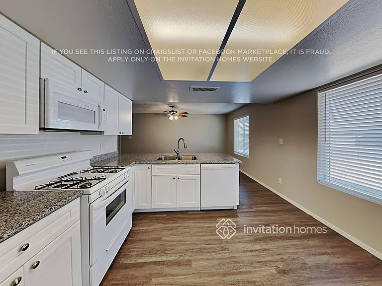 4408 N 90th Dr — Photo 7