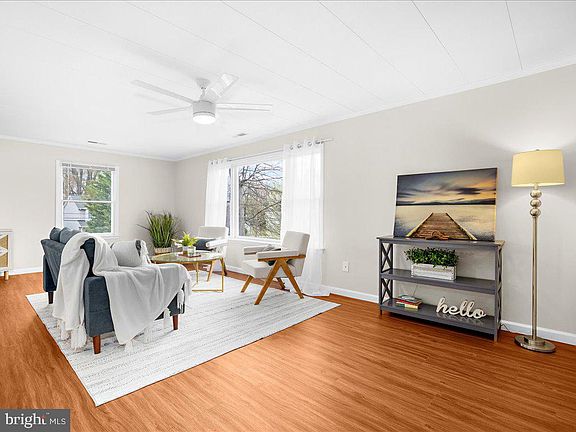 5th image of 5 Manor Ct