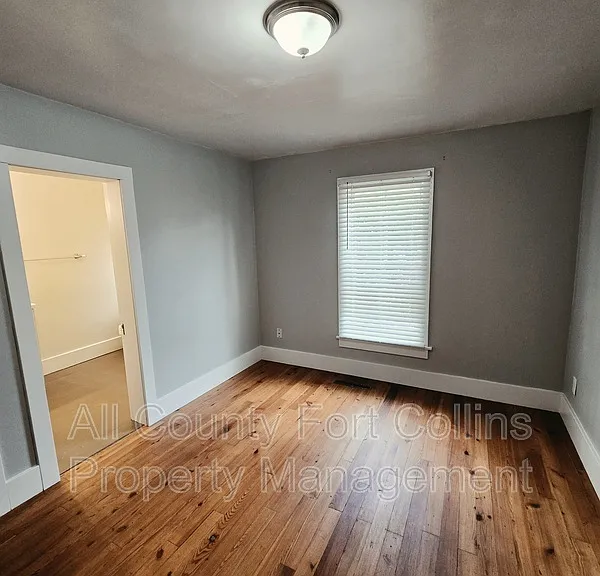 4237 Main St — Photo 10