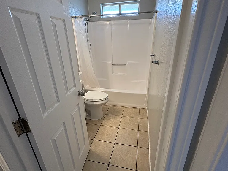 416 W Wilson Ave #C — Photo 4