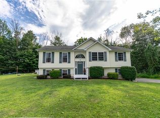 6 Baker St, Otisville, NY 10963