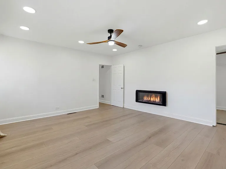 1030 Westmore Meyers Rd — Photo 22