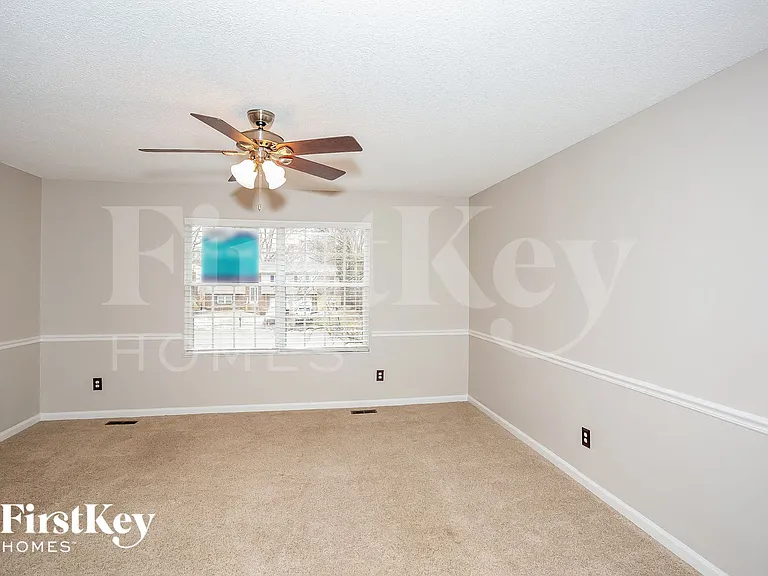 111 Timberlake Ct — Photo 8
