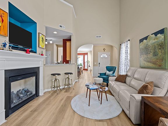 5th image of 1424 Crimson Creek Dr