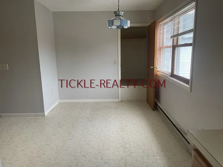 1868 Livingston Rd — Photo 4