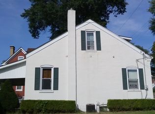 47 S 10th St, Belleville, IL 62220