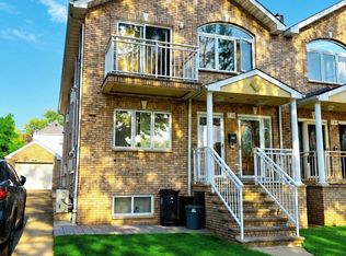 725 126th Street, College Point, NY 11356