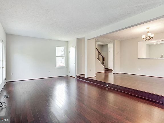 4th image of 14852 Silver Ash Ct