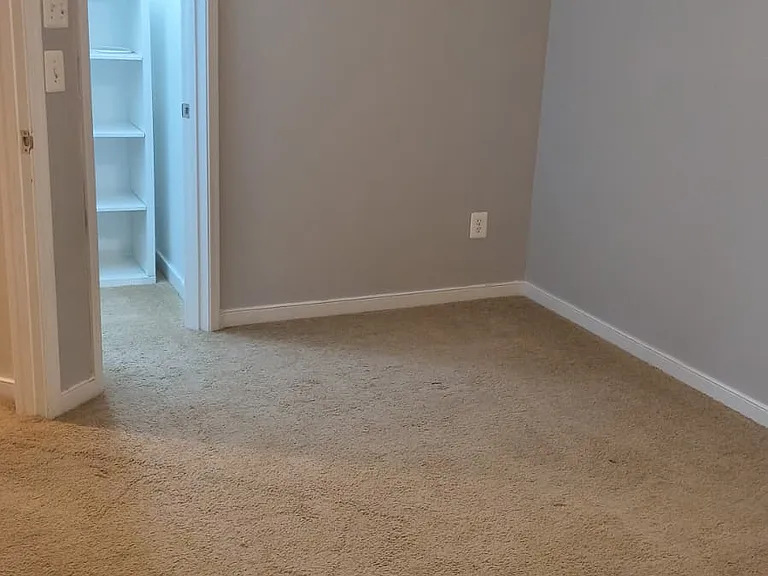 327 Daniels Dr — Photo 5