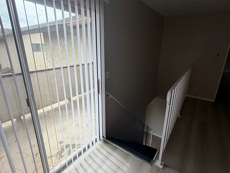 1602 E Fairfield Ct #4 — Photo 4