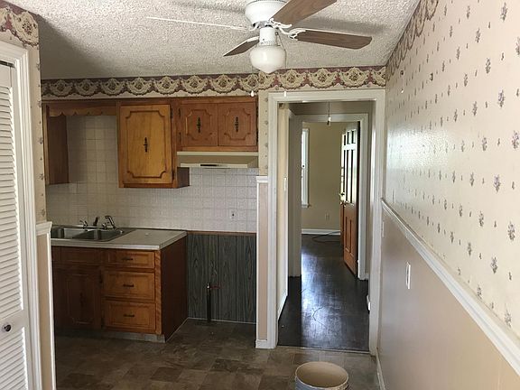 3rd image of 446 N Hazelwood Ave