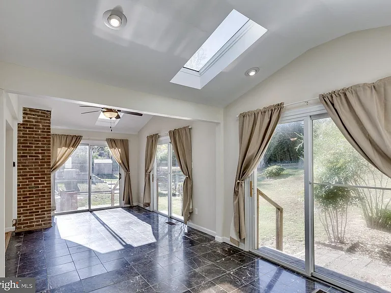 6014 Leewood Dr — Photo 4