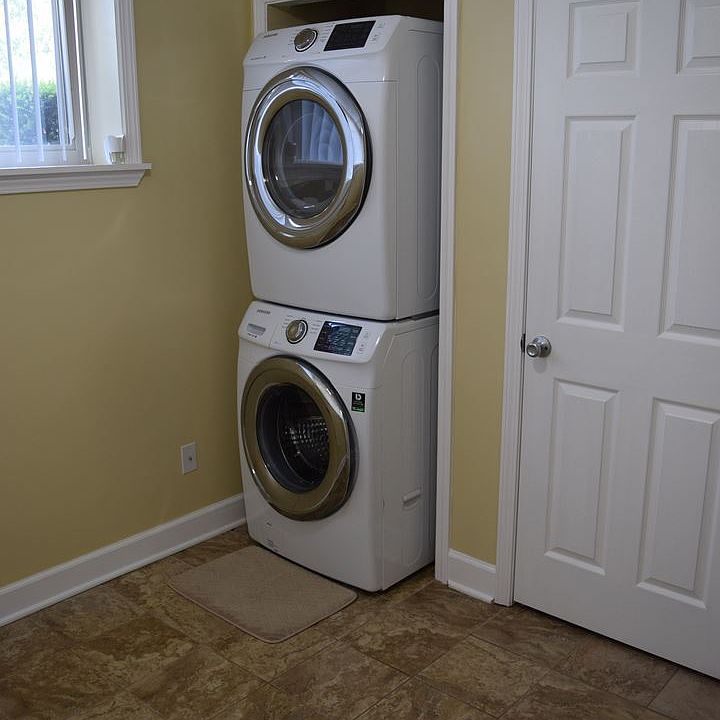 2nd image of 2075 Regency Rd APT 02