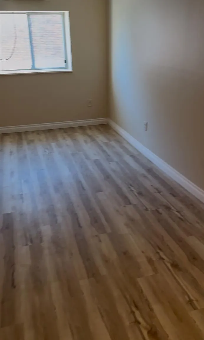 1 bed, 1.0 bath, $920 — Photo 3