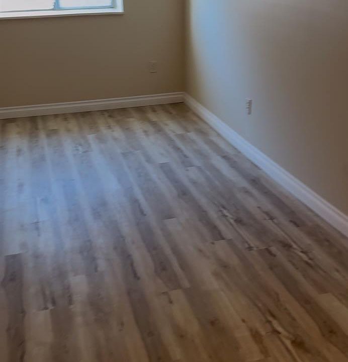 2nd image of 367 S Beechgrove Rd