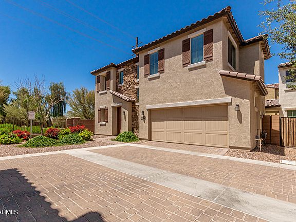 3rd image of 1557 W MARLIN Drive