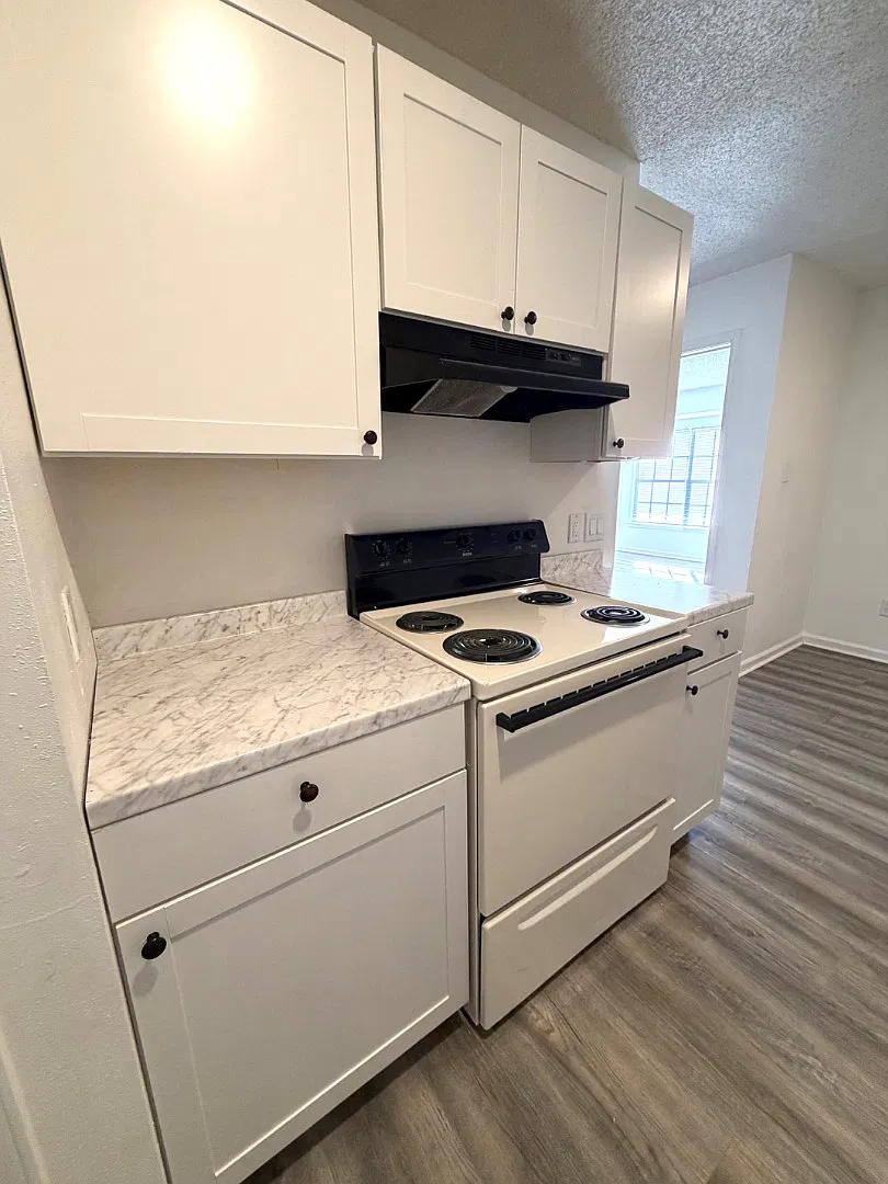 109 Limoges St - Unit D — Photo 1