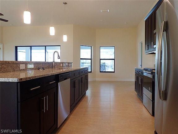 4th image of 2704 SW 4th Place Cpe