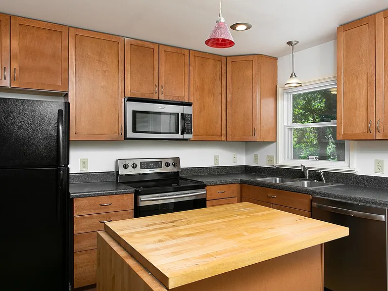 433B Northside Dr — Photo 7