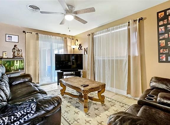 4th image of 2117 Charles Dr