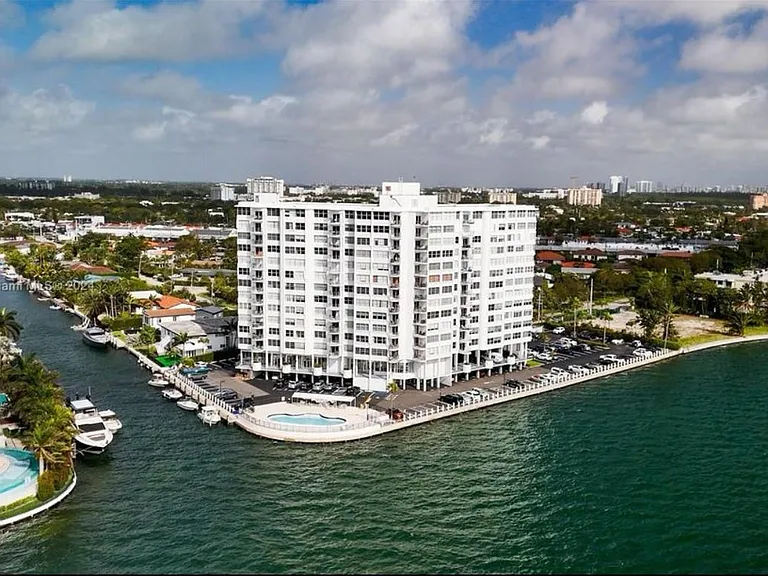 11930 N Bayshore Dr #302 — Photo 8