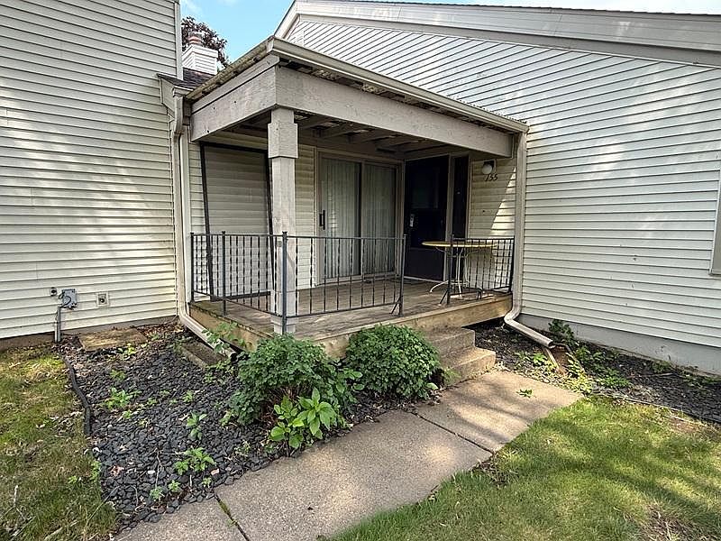 1st image of 155 Bordeaux Ct