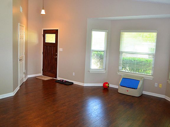 3rd image of 2824 Brassie Cir