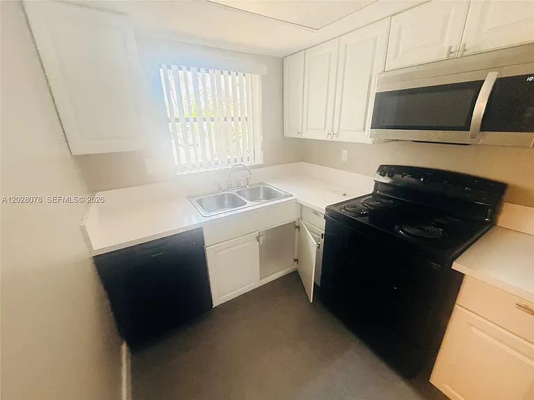 10787 Royal Palm Blvd #5 — Photo 12