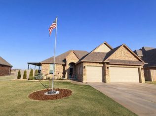 11912 Wickford Pl, Yukon, OK 73099