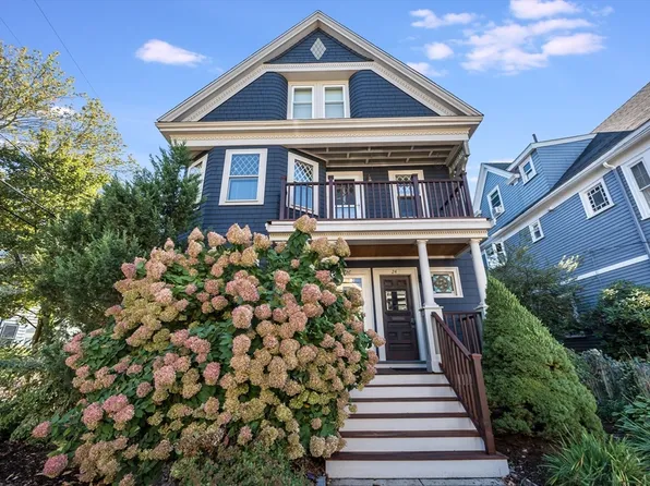 24 Woodbridge St #2, Cambridge, MA 02140