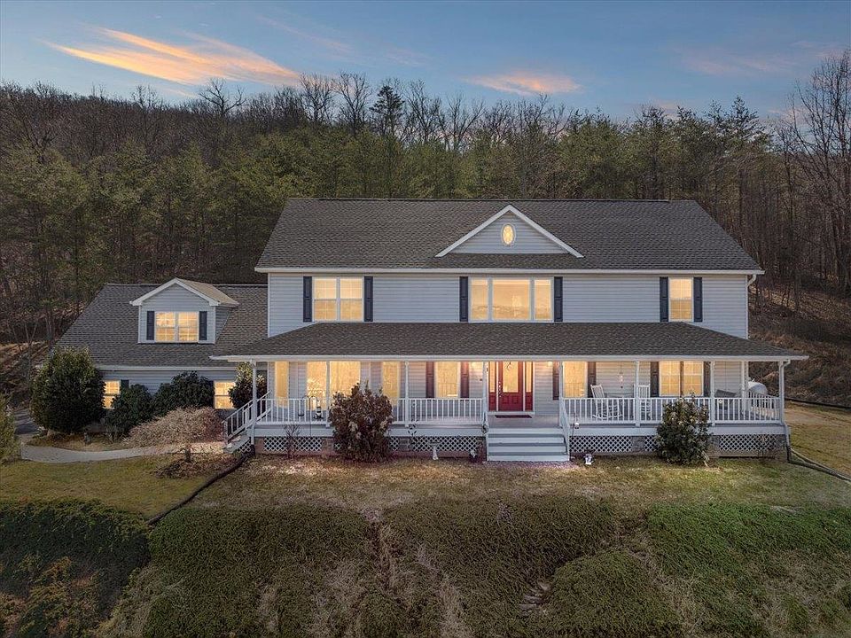 1st image of 209 Park Ridge Ct