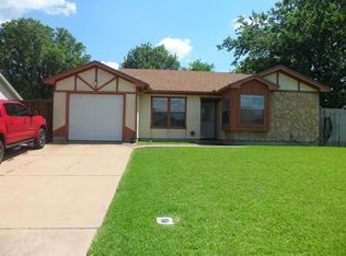 1614 Gentle Wind Dr, Arlington, TX 76018