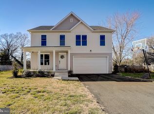 5 Randolph Rd, Fredericksburg, VA 22405